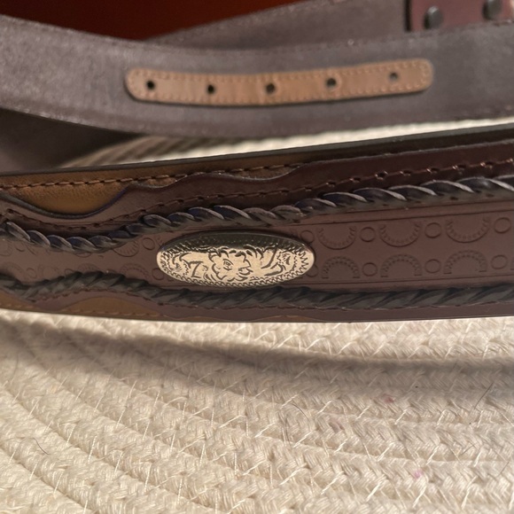 Men's Brown Leather Western Style Belt with Silver Buckle - Picture 5 of 8